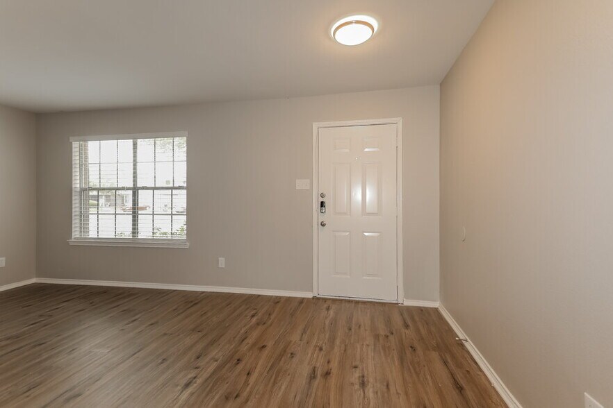 Building Photo - 21118 Bridgemeadows Ln