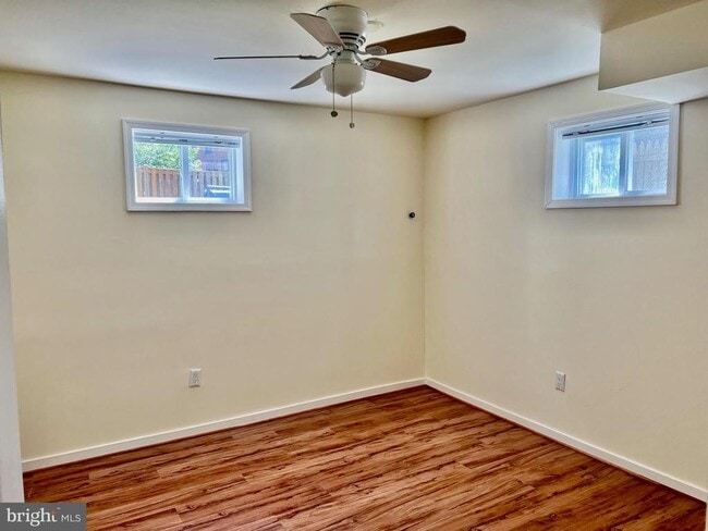 Building Photo - 701 N Vermont St