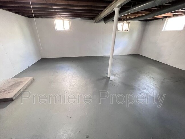 Building Photo - 11347 Sycamore Terrace