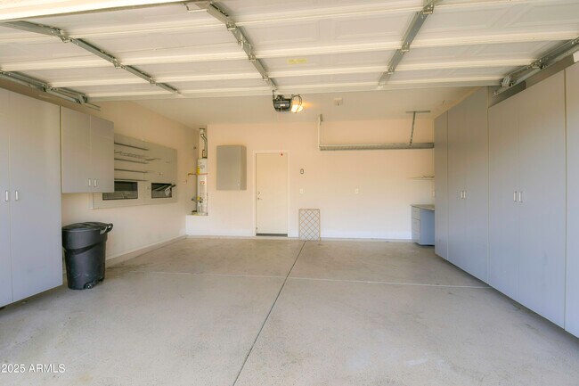 Building Photo - 25020 N 40th Ave