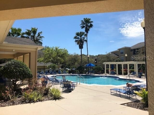 Building Photo - Oxford Place! New Tampa Condo