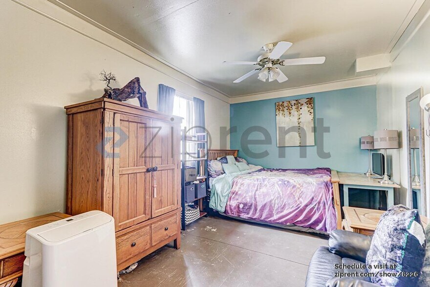 Building Photo - 40050 Spinning Wheel Dr