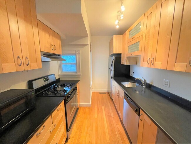 Primary Photo - 57 Creighton St
