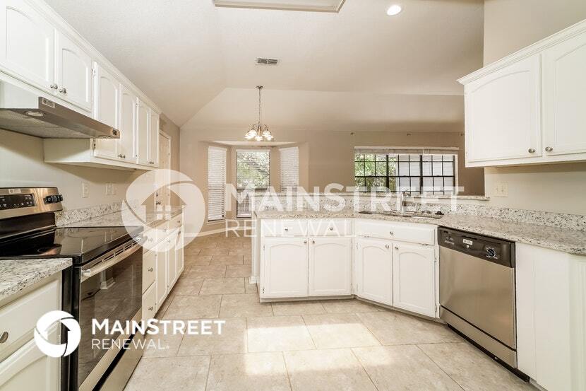 Building Photo - 121 Plaza Dr
