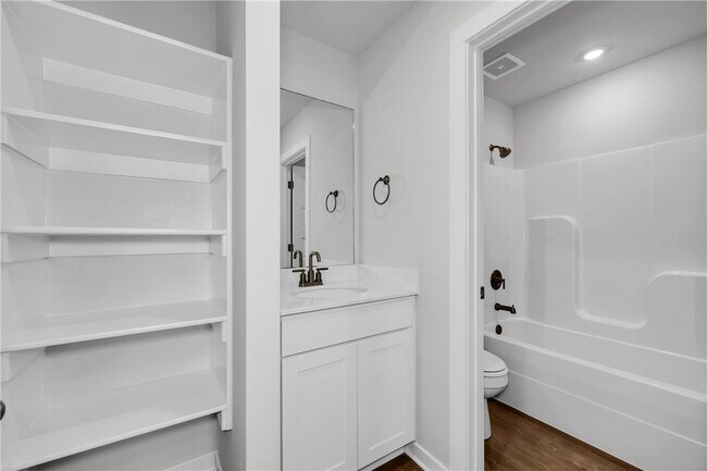 Building Photo - 4411 W Canyon Run Dr
