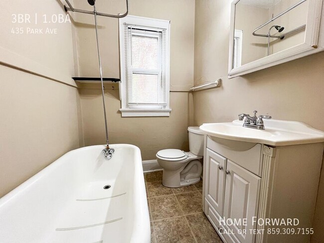 Building Photo - 435 Park Ave