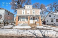 Building Photo - Available Now |2 Bed 1 Bath Lower Level Ap...