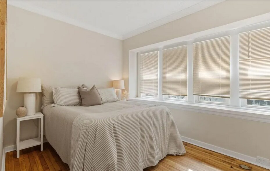 Building Photo - 2915 Lyndale Ave N