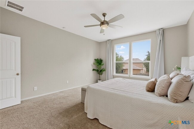 Building Photo - 429 Sheepshank Dr