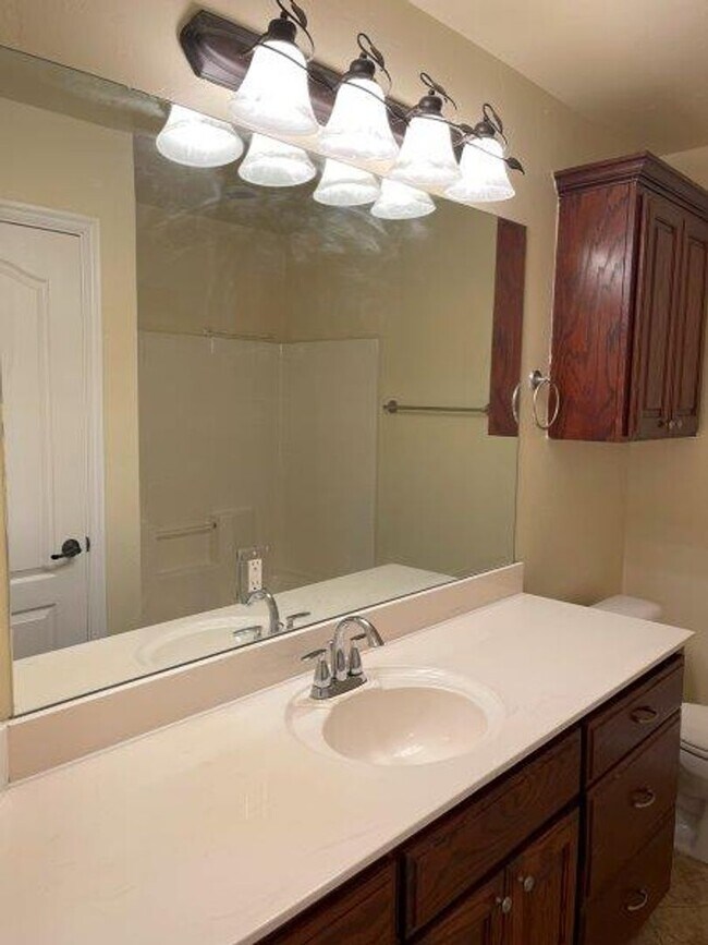 Building Photo - 3 bed plus office with storm shelter in Moore Schools!