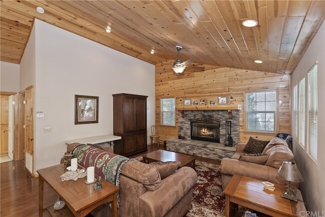 Building Photo - 1165 Saturn Way