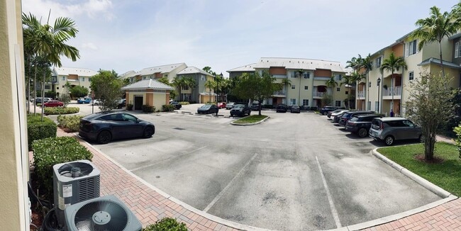 Building Photo - 408 SW 14th Ave