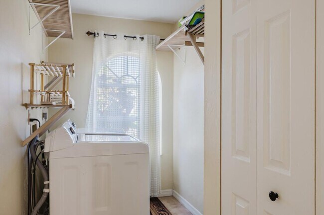 Building Photo - 2310 SW 53rd St