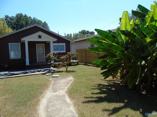 Building Photo - 303 McCullough Ave NE