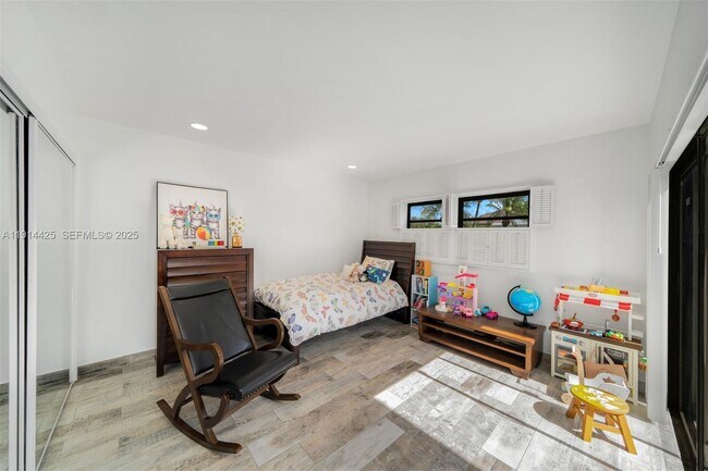 Building Photo - 10645 SW 89th Ct