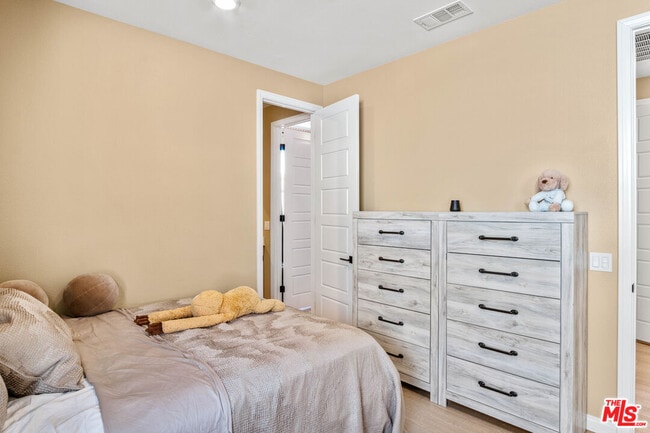 Building Photo - 720 Grace Ave