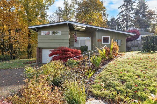 Building Photo - Bellevue Eastgate Mid-Century Modern