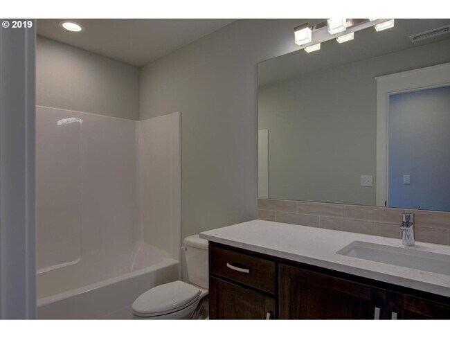 Building Photo - Stylish 3-Bedroom Home w/ Flex Space, Cove...