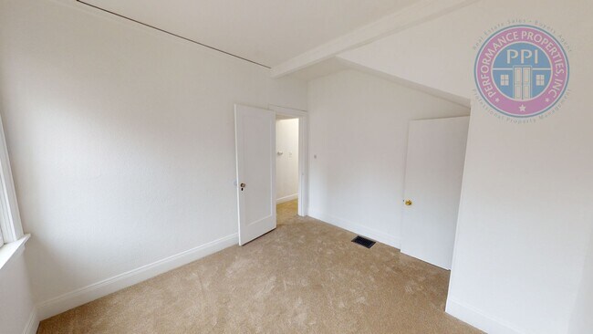 Building Photo - 43 Ladd St