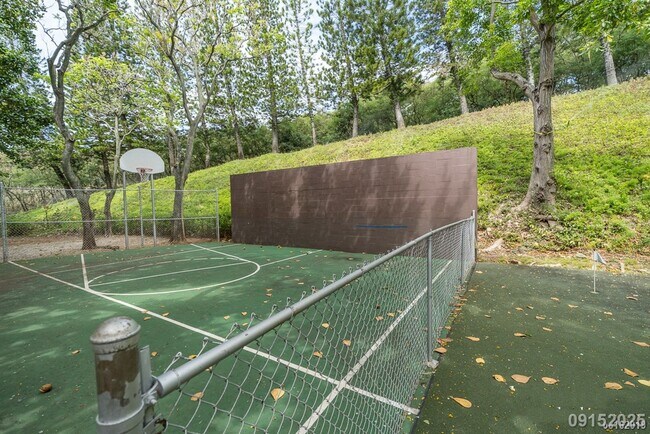 Building Photo - Remodeled 2BR/2BA/2 Covered Parking stalls...