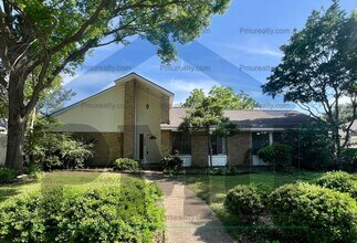 Building Photo - AVAILABLE NOW!!! Stunning 4-Bed, 3-Bath Ho...