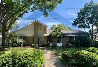 Building Photo - AVAILABLE NOW!!! Stunning 4-Bed, 3-Bath Ho...