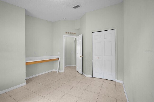 Building Photo - 265 Jocelyn Dr
