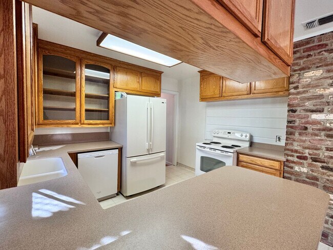 Building Photo - Gorgeous .5 acre lot in Auburn