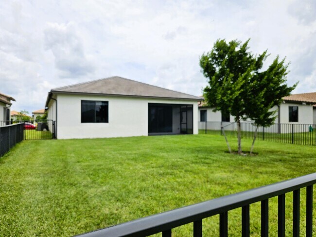 Building Photo - 5032 Arancia Ln