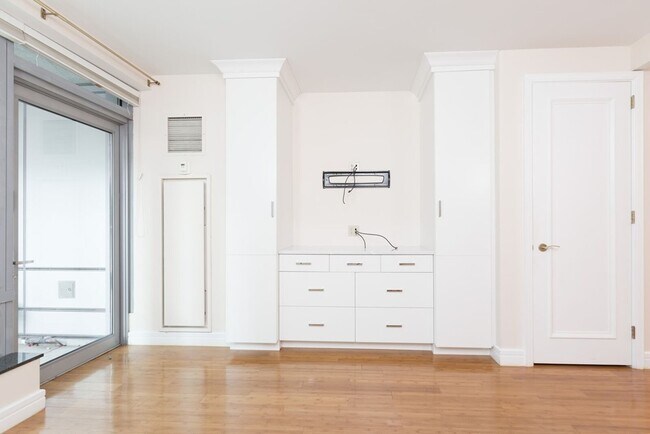 Building Photo - 3 Avery St