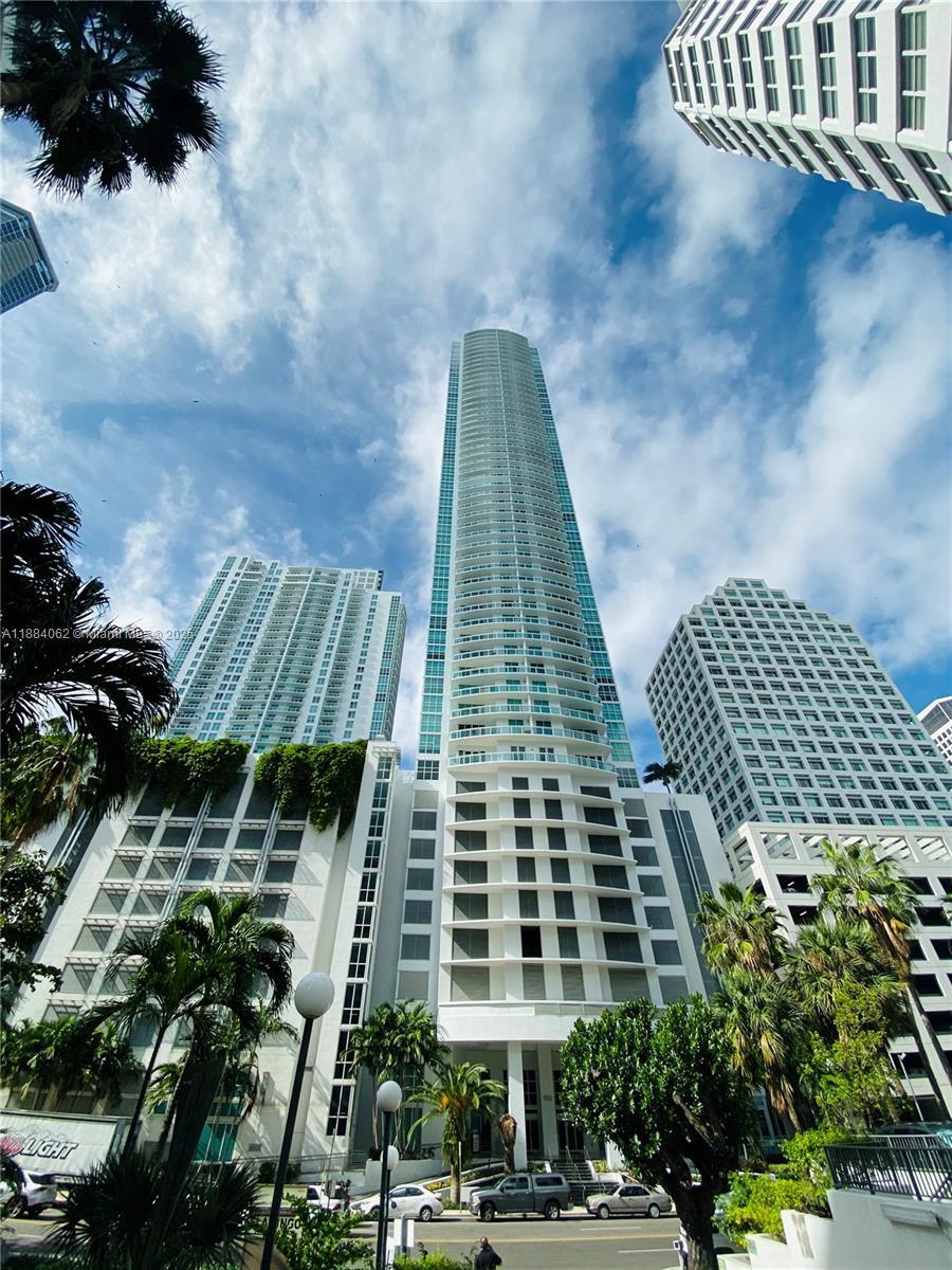 Building Photo - 950 Brickell Bay Dr