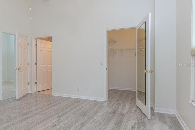 Building Photo - 808 Carlyle Ln