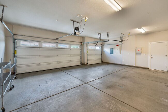 Building Photo - Beautiful Lincoln Home with Solar, 3-Car Garage & Trailer Parking!