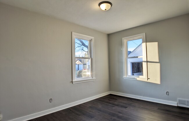 Bedroom - 1739 Forest Ave