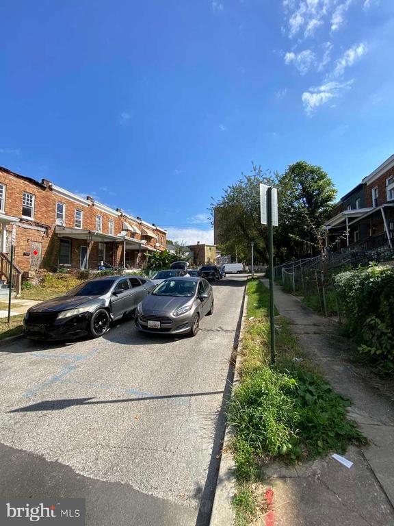 Building Photo - 3015 Rayner Ave