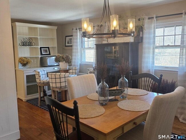 Building Photo - 84 E Main St