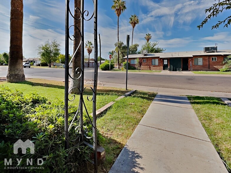 Building Photo - 912 S Dorsey Ln