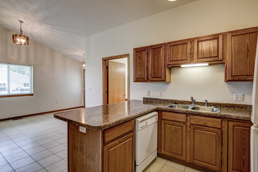 Building Photo - 1130 Weatherridge Rd