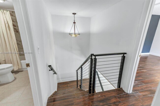 Building Photo - 2551 Camelot Ct