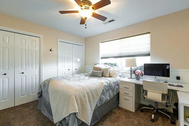 Building Photo - Easy Living! 3 Bedroom Home Condo in St. G...
