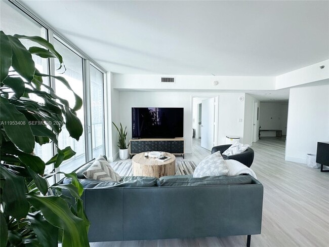 Building Photo - 55 SE 6th St