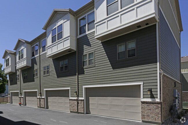 Building Photo - Bella Grace