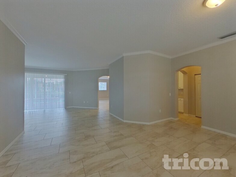 Building Photo - 6421 Fox Grape Ln