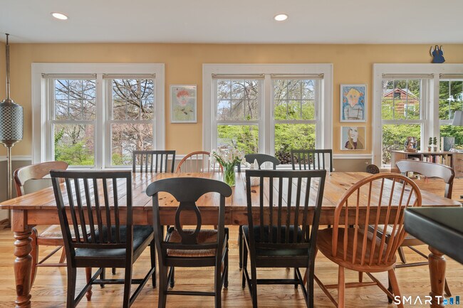 Building Photo - 13 Birch St