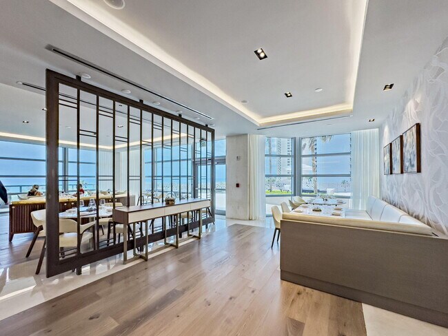 Building Photo - 3100 N Ocean Dr