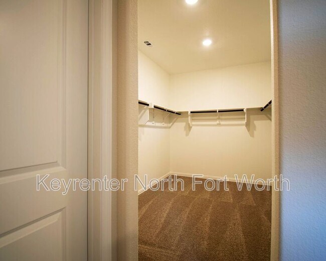 Building Photo - 2106 Dunbar Dr