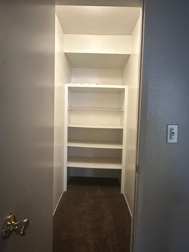 Building Photo - 2+1.5 REMODELED BRAND NEW APPLIANCES INCLUDED