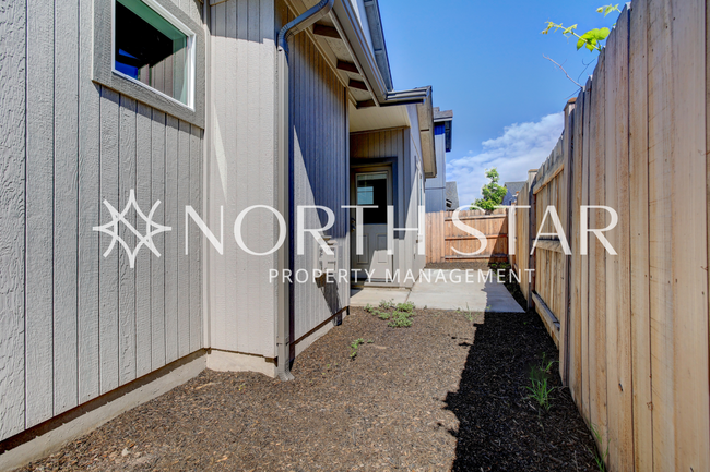 Building Photo - Great home in Bend!