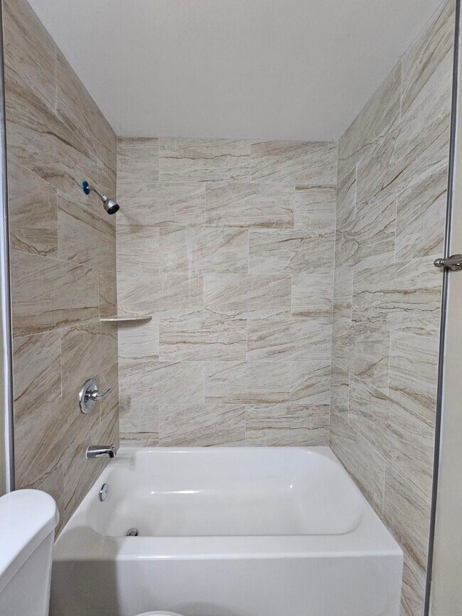 Building Photo - 4786 Orleans Ct