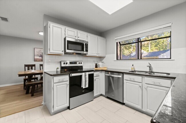 Building Photo - 105 Eagle Rock Cir